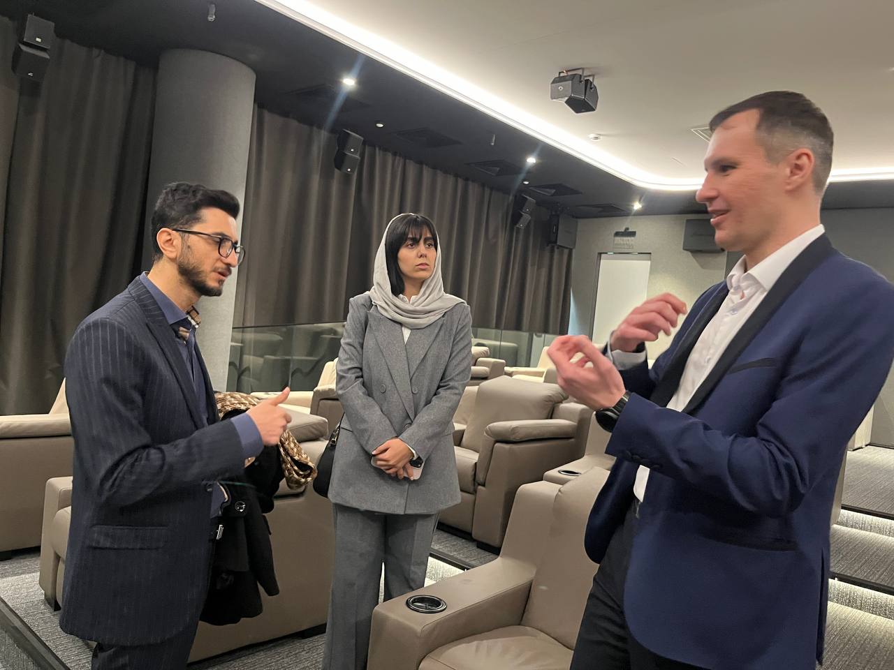 photo_2025-12-04_12-11-41